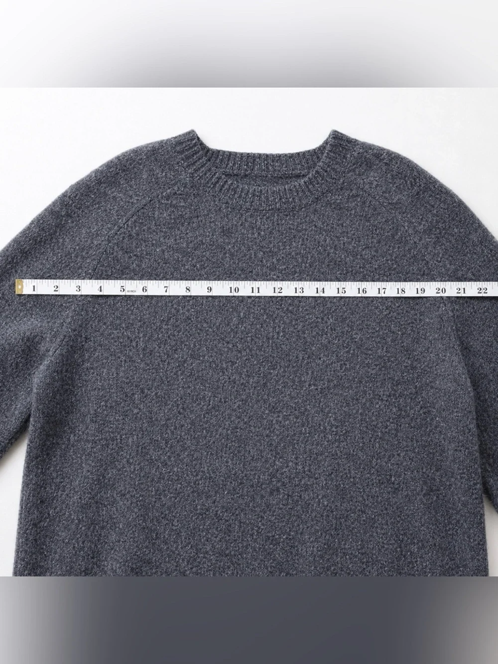 Uniqlo Men’s XL 100% Wool Crewneck Sweater Charcoal Gray Unisex Minimalist Knit